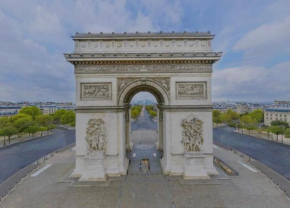 Charmant studio Champs Elysées